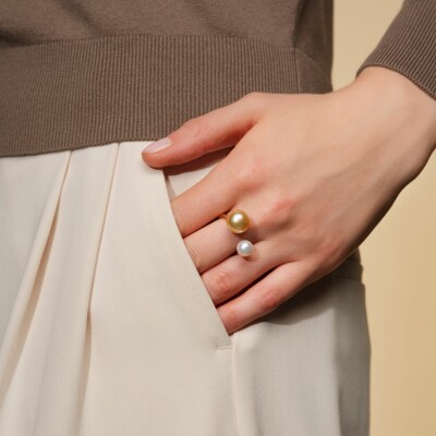 Bague Galaxy en or jaune, perle gold et perle d'eau douce blanche