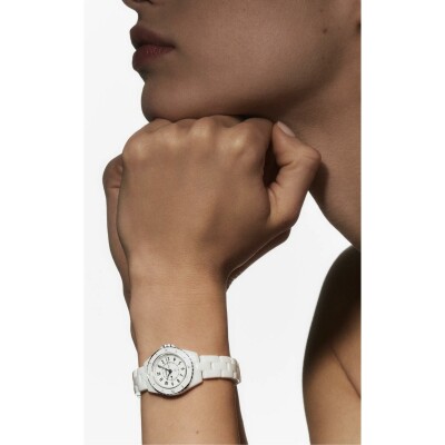 Montre Chanel J12, 28mm