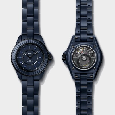 Montre CHANEL J12 Bleu Calibre 12.2, 33mm