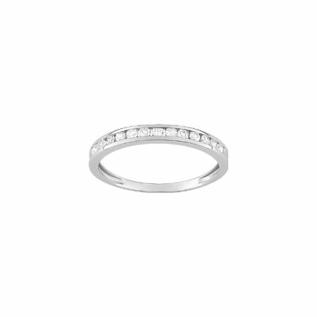 Bague en or blanc et oxydes de zirconium