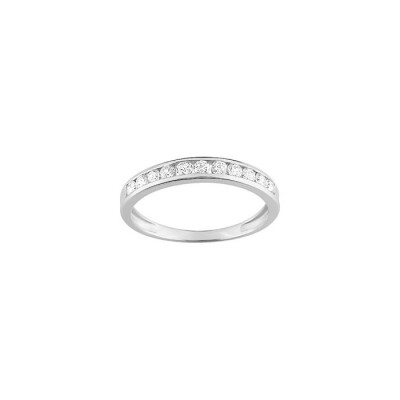 Bague en or blanc et oxyde de zirconium