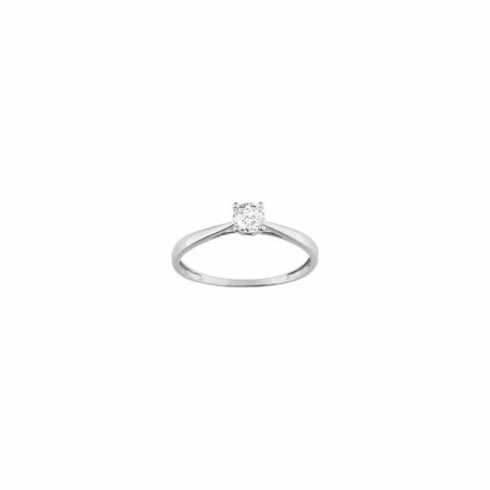 Bague en or blanc et oxydes de zirconium