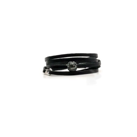 Bracelet IKOBA Les Hommes en cuir noir multi tours et perle de Tahiti gravée, taille réglable