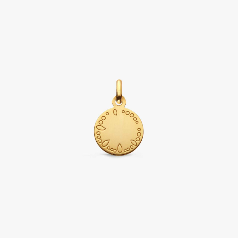 Arthus Bertrand Ma Mini Médaille Medal, Ivory star in yellow polished gold, diamond, 10mm