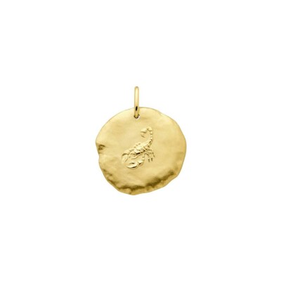 Médaille Arthus Bertrand Astro Scorpion en or jaune sablé, 23 mm