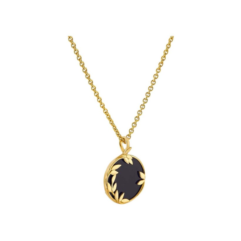 Arthus Bertrand Flora medal, polish yellow gold and onyx