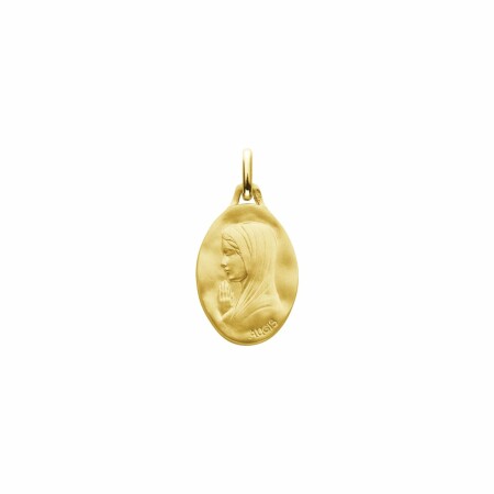 Médaille Augis Vierge mains jointes ovale en or jaune, 18mm