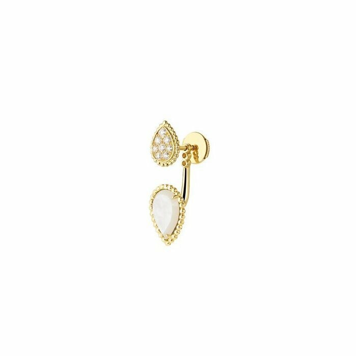 Mono boucle d'oreille Boucheron Serpent Bohème motifs S et XS en or jaune, nacre blanche et diamants