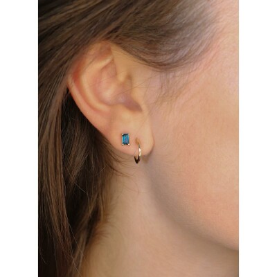 Boucles d'oreilles clous Jackie Gold Medina en or jaune et topaze bleue