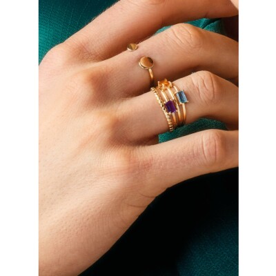 Bague Jackie Gold Medina en or jaune et topaze bleue