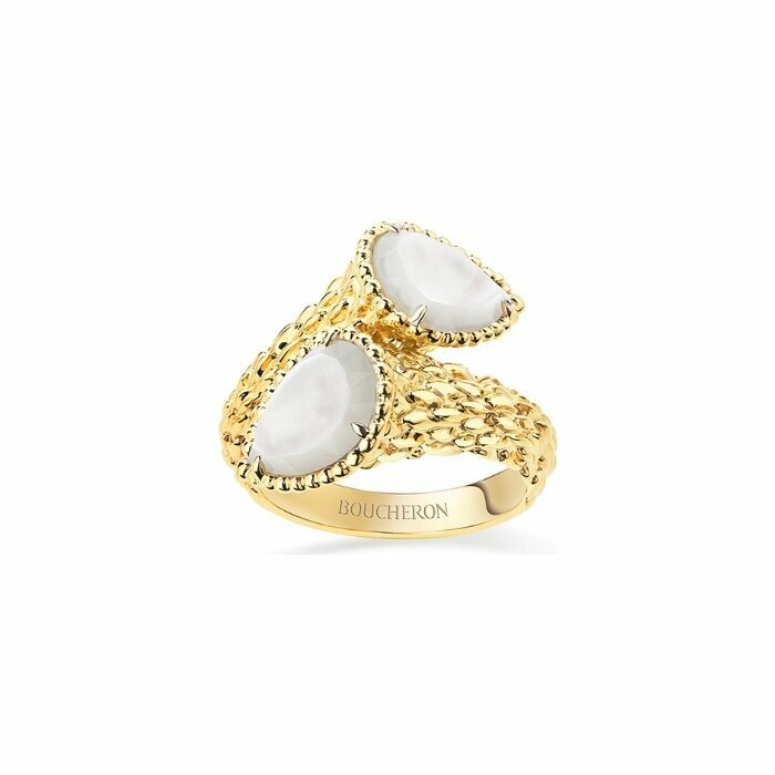 Boucheron Serpent Bohème Toi & Moi ring, set with white mother of pearl on yellow gold
