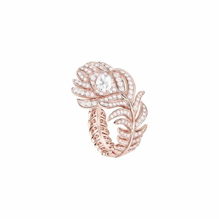 Bague Boucheron Nature Triomphante Plume de Paon, sertie d'un diamant taille rose et pavée de diamants, sur or rose