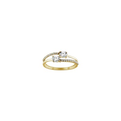 Bague en or jaune et oxyde de zirconium
