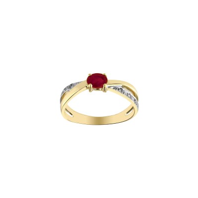 Bague en or jaune, rubis et diamants