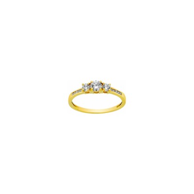 Bague en or jaune et oxyde de zirconium