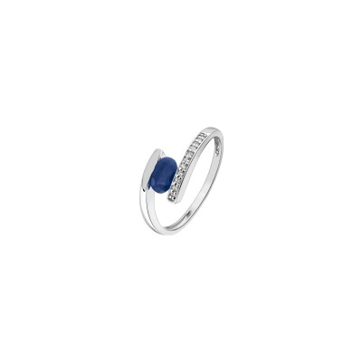 Bague en or blanc, rubis et diamants