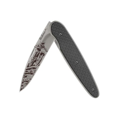 Couteau acier finition titane gris plaquette pleine carbone motif «motocross»