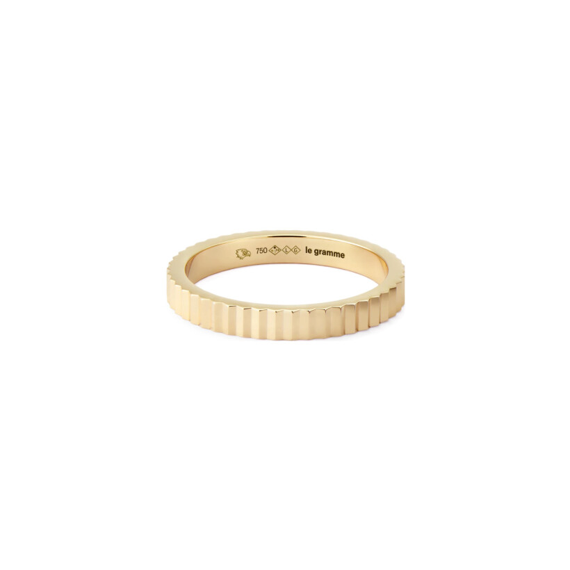 Le gramme Guilloché wedding band in polished yellow gold, 4 grams