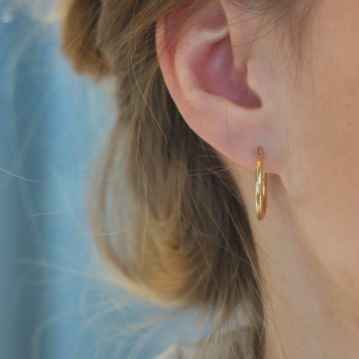 Les boucles d'oreilles Dana en or jaune 18 carats