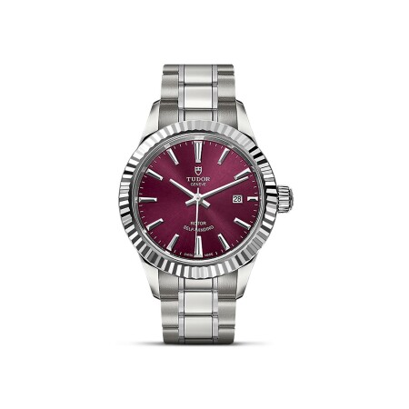 Montre TUDOR Style boîtier en acier 28 mm, cadran bordeaux