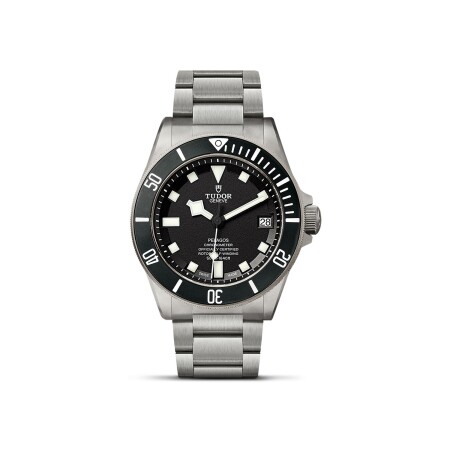 Montre TUDOR Pelagos disque noir mat en céramique, bracelet en titane