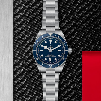 TUDOR Black Bay 58 watch, 39 mm steel case, steel bracelet