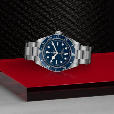 TUDOR Black Bay 58 watch, 39 mm steel case, steel bracelet