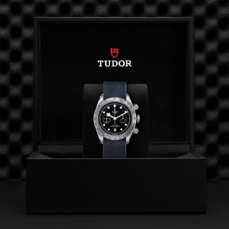 Montre TUDOR Black Bay Bronze boîtier en acier, 41mm, bracelet en tissu