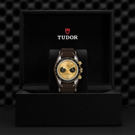 Montre TUDOR Black Bay Chrono S&G boîtier en acier 41 mm, bracelet en cuir brun