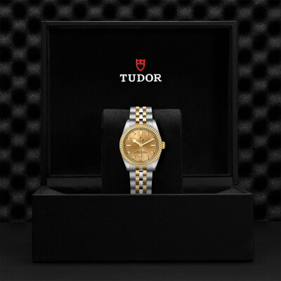 TUDOR Black Bay 31 S&G watch, 31 mm steel case, Steel and yellow gold bracelet