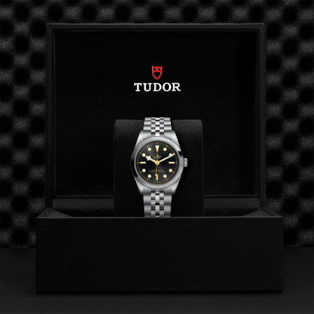 Montre TUDOR Black Bay 36 boîtier en acier, 36 mm, bracelet en acier