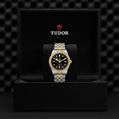 TUDOR Black Bay 39 S&G watch, 39 mm steel case, Steel and yellow gold bracelet