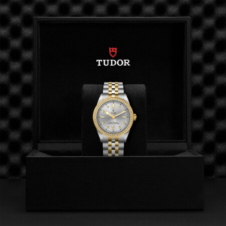 TUDOR Black Bay 39 S&G watch, 39 mm steel case, Steel and yellow gold bracelet