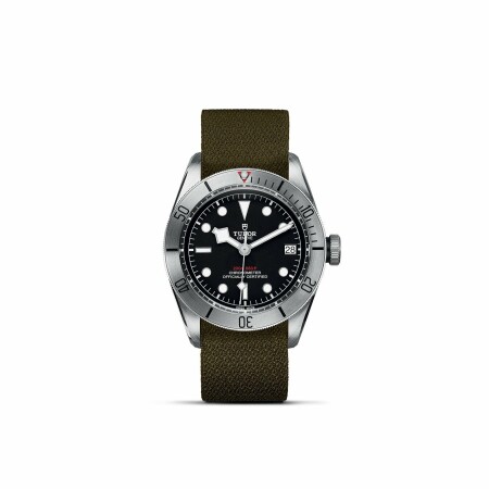 Montre TUDOR Black Bay Steel boîtier en acier 41 mm, bracelet en tissu