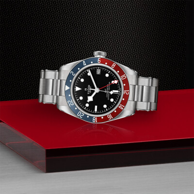 Montre TUDOR Black Bay GMT boîtier en acier 41 mm, bracelet en acier