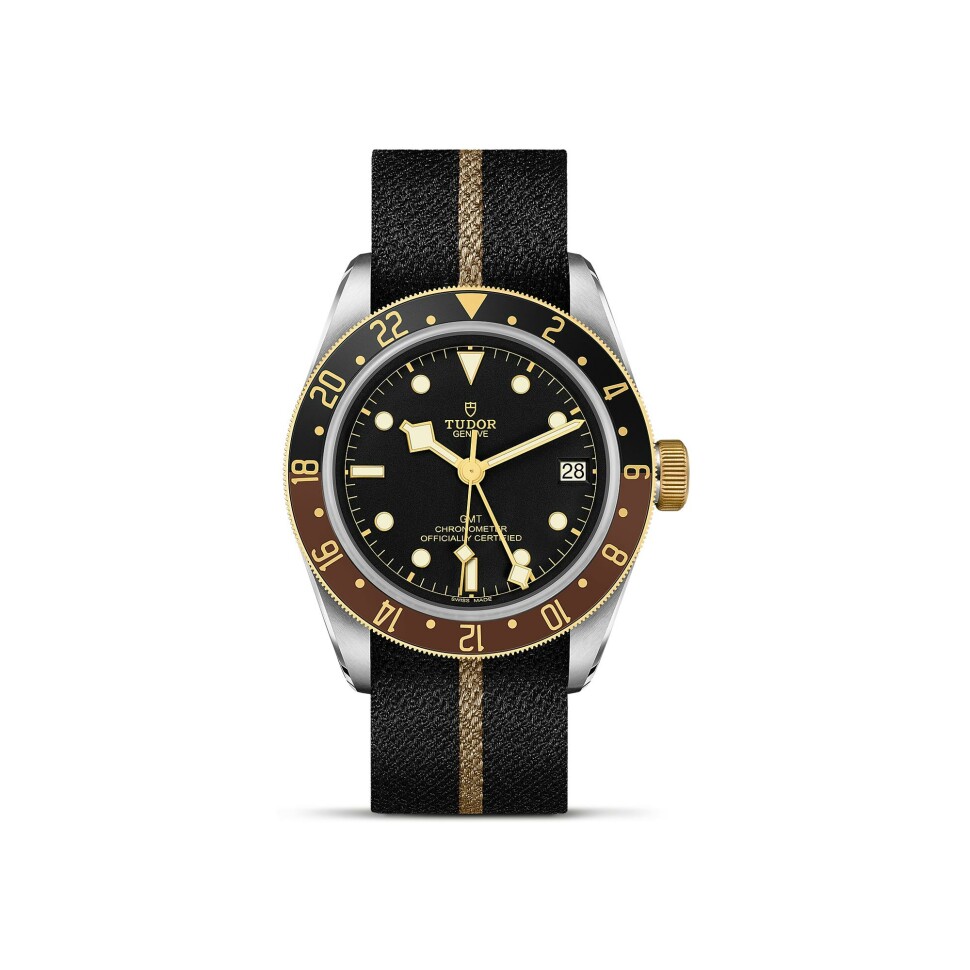 Montre TUDOR Black Bay GMT S&G boîtier en acier 41 mm, bracelet en tissu noir avec bande beige