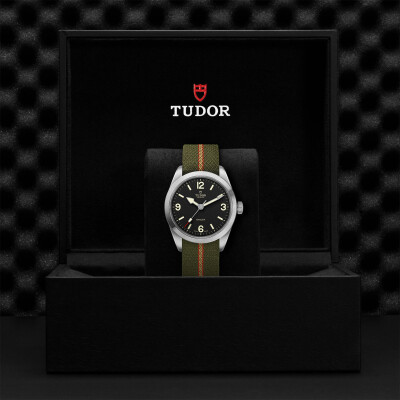 Montre TUDOR Ranger, boîtier en acier 39 mm, cadran noir