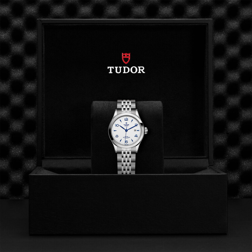 TUDOR 1926 watch, 28 mm steel case, opaline and blue dial
