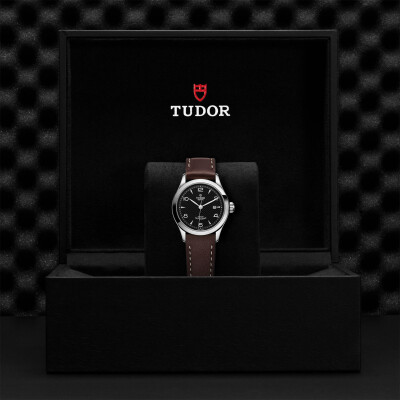 TUDOR 1926 watch, 28 mm steel case, dark-coloured dial