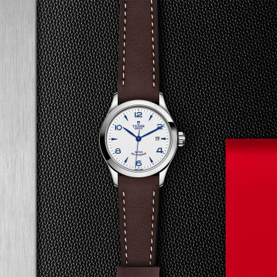 TUDOR 1926 watch, 28 mm steel case, opaline and blue dial