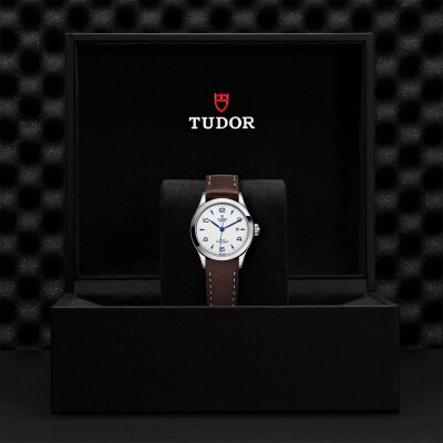 TUDOR 1926 watch, 28 mm steel case, opaline and blue dial