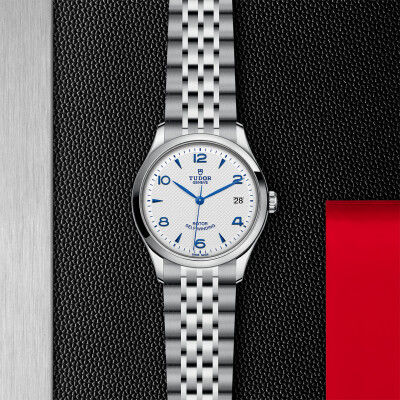 TUDOR 1926 watch, 36 mm steel case, opaline and blue dial