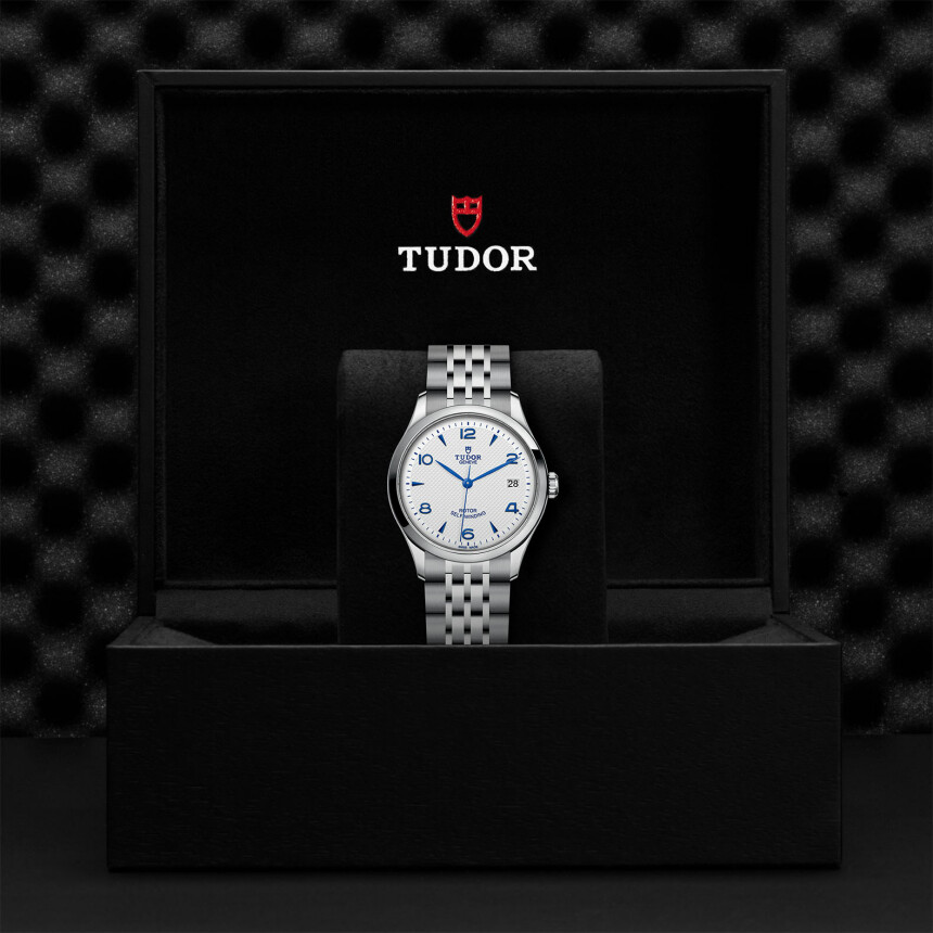 TUDOR 1926 watch, 36 mm steel case, opaline and blue dial