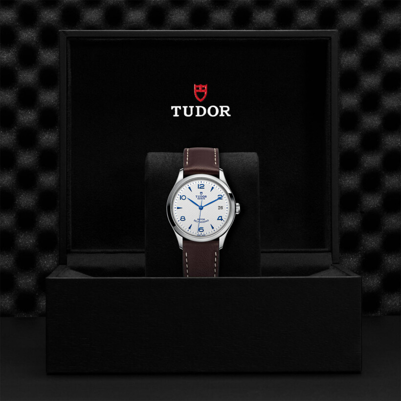 TUDOR 1926 watch, 36 mm steel case, opaline and blue dial