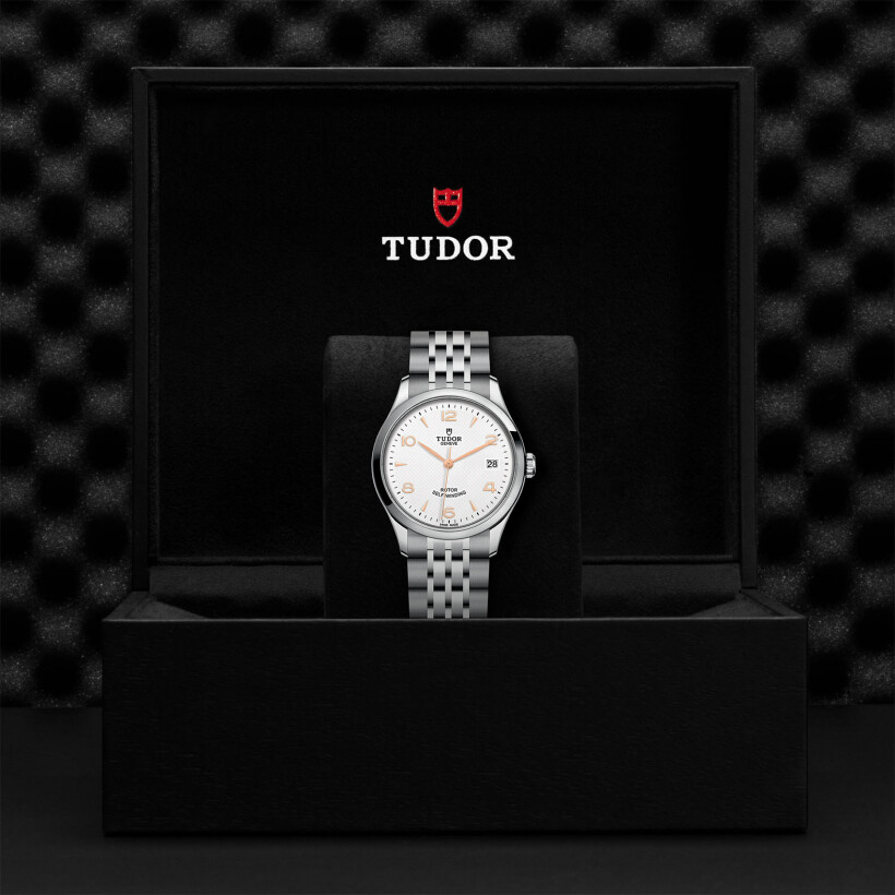 TUDOR 1926 watch, 36 mm steel case, light-coloured dial