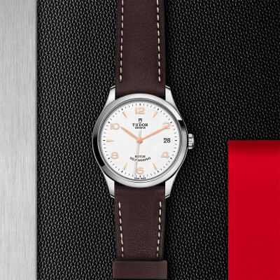 TUDOR 1926 watch, 36 mm steel case, light-coloured dial