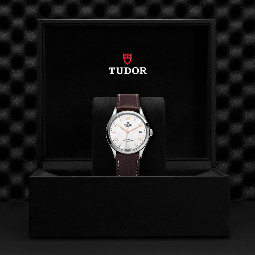 TUDOR 1926 watch, 36 mm steel case, light-coloured dial