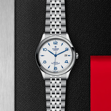 TUDOR 1926 watch, 39 mm steel case, opaline and blue dial