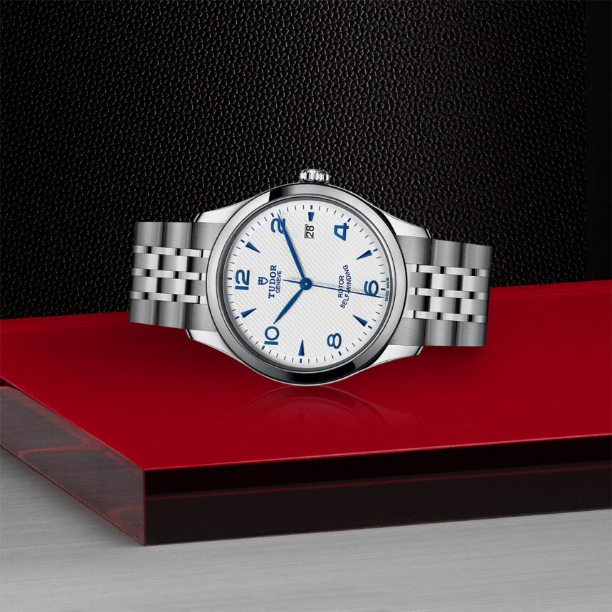 TUDOR 1926 watch, 39 mm steel case, opaline and blue dial