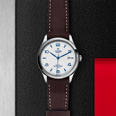 TUDOR 1926 watch, 39 mm steel case, opaline and blue dial